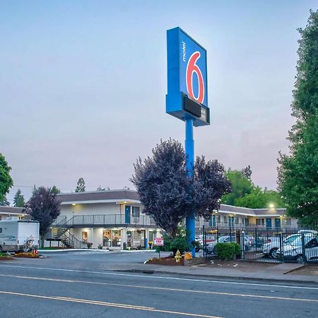 Motel 6-Salem, Or Ngoại thất bức ảnh
